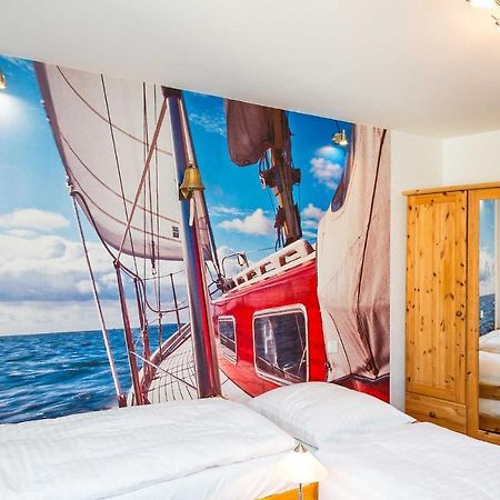 Traumfaengerloge -Hafenresidenz Apartment Waren  Bagian luar foto