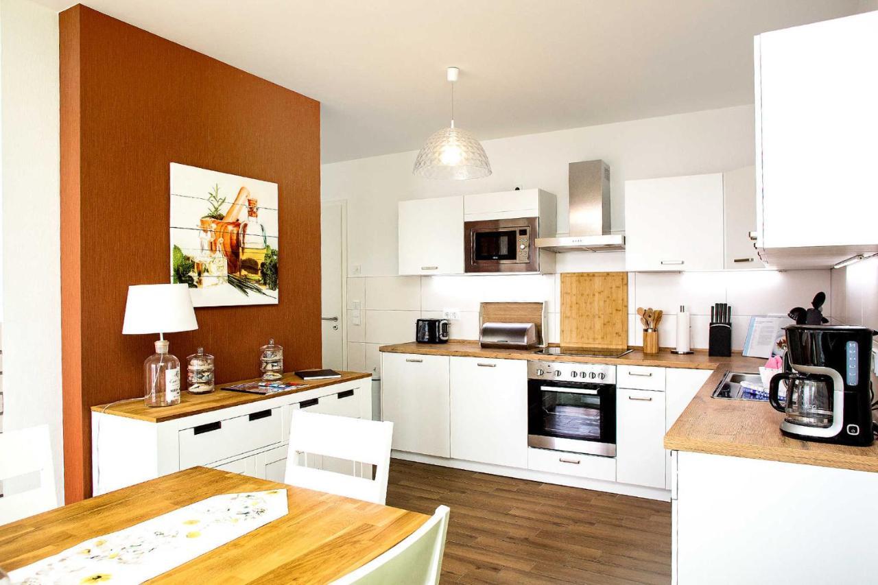Traumfaengerloge -Hafenresidenz Apartment Waren  Bagian luar foto