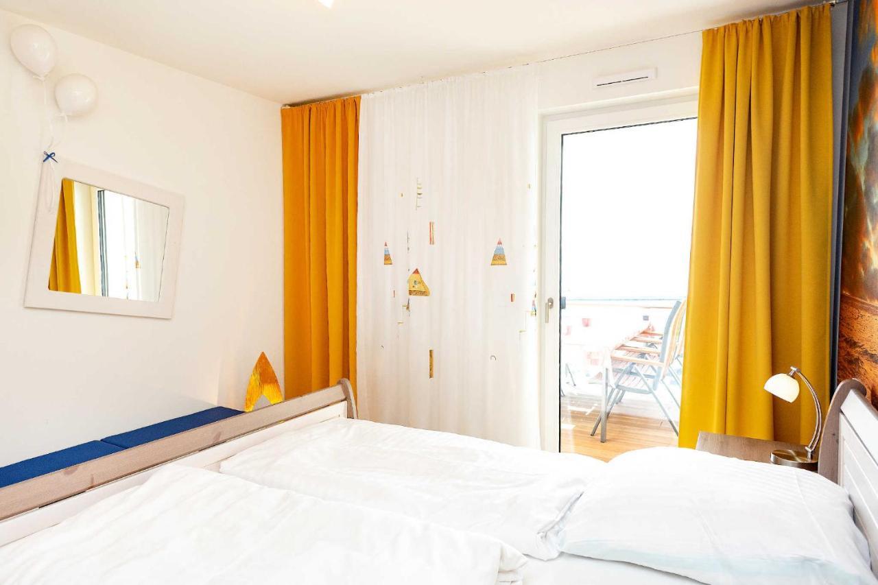 Traumfaengerloge -Hafenresidenz Apartment Waren  Bagian luar foto