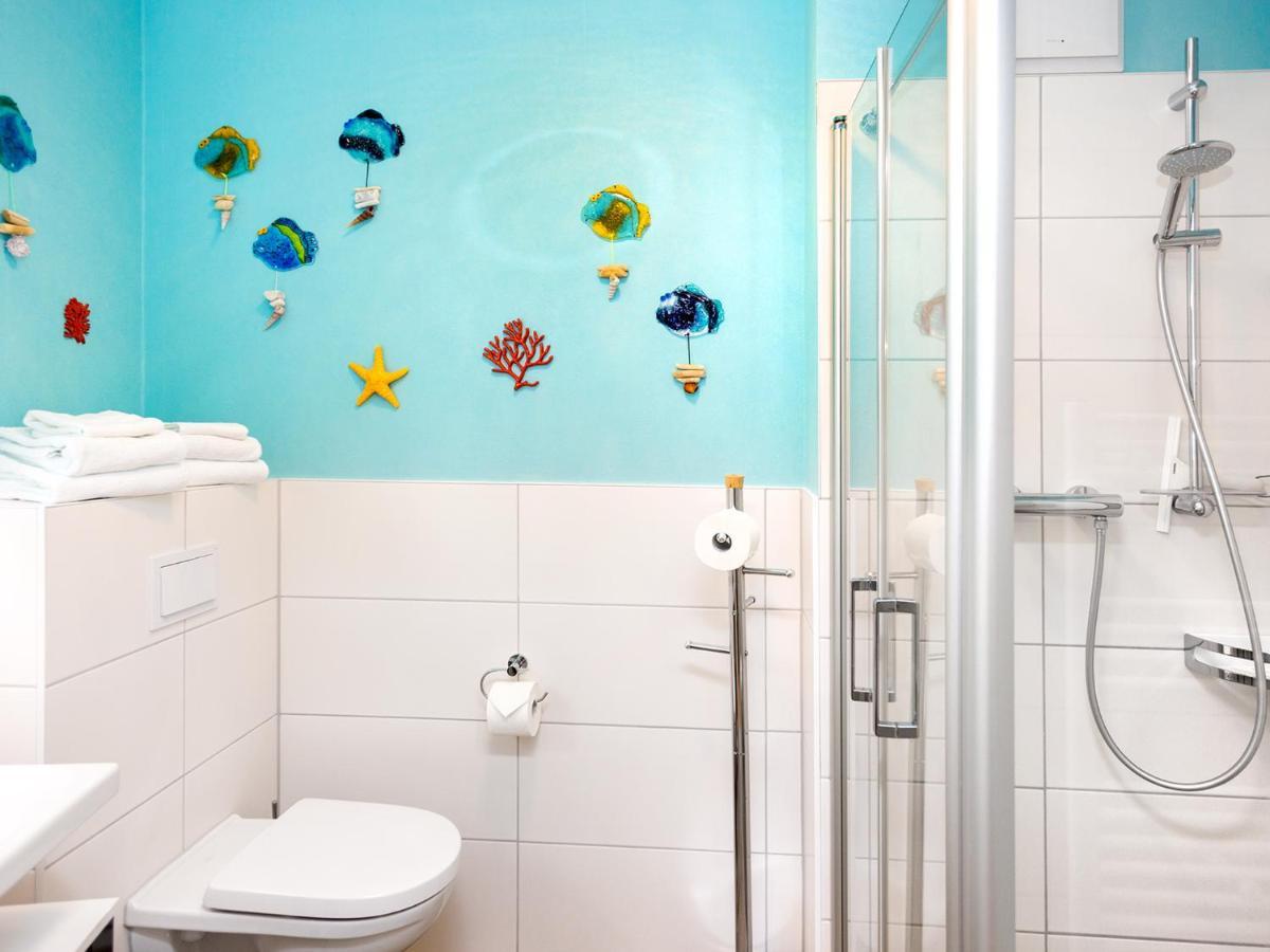 Traumfaengerloge -Hafenresidenz Apartment Waren  Bagian luar foto