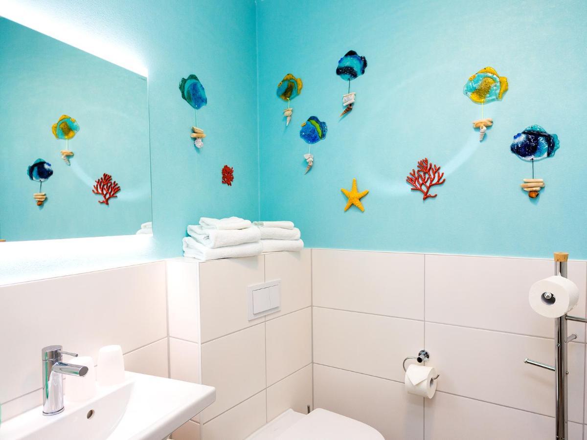 Traumfaengerloge -Hafenresidenz Apartment Waren  Bagian luar foto